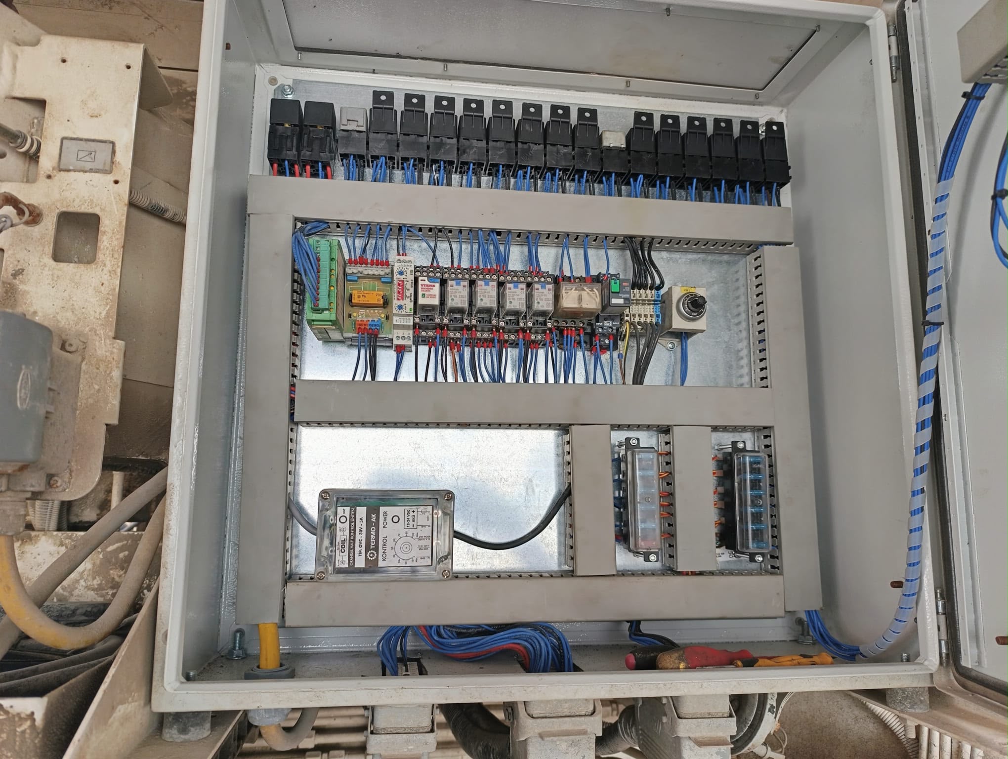 Beton pompası elektrik ve röle panosu servis kontrolü